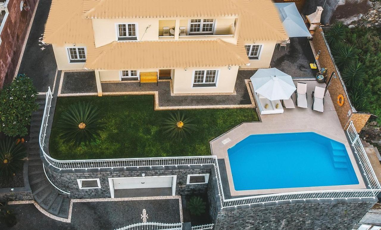 Villa Quinze - Luxurious 3 Bedroom Villa With Private Pool And Games Room & Amazing Views 蓬塔德尔加达 外观 照片